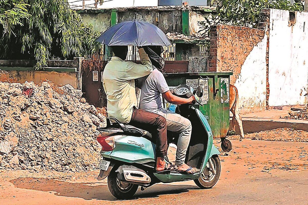 Bengal Weather Forecast: Orange alert issued regarding heat wave in other districts of South Bengal including Kolkata.