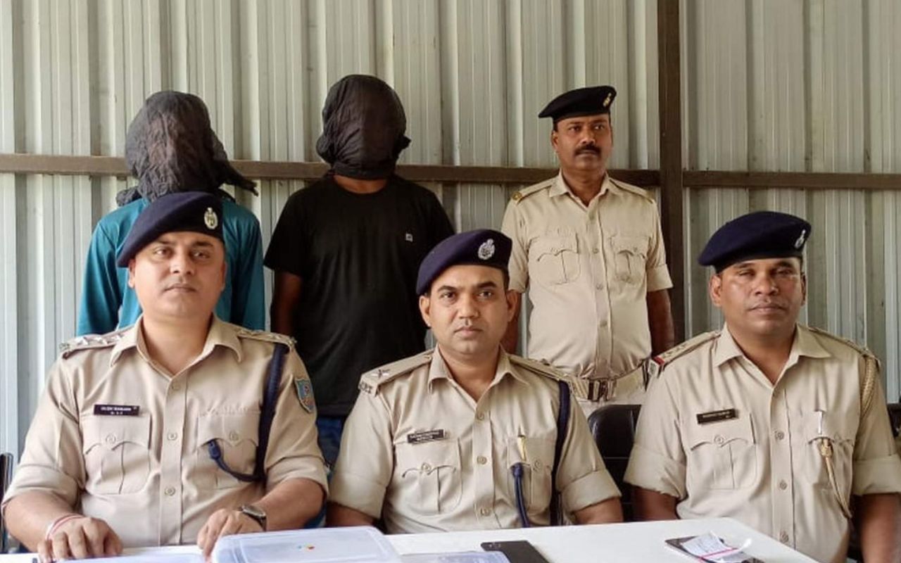 Bokaro: 2 criminals arrested for demanding service worth Rs 9 lakh from construction company
