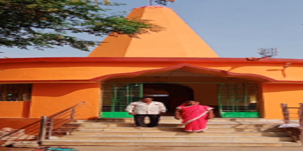 Bokaro's laborer couple built a temple by saving labor money