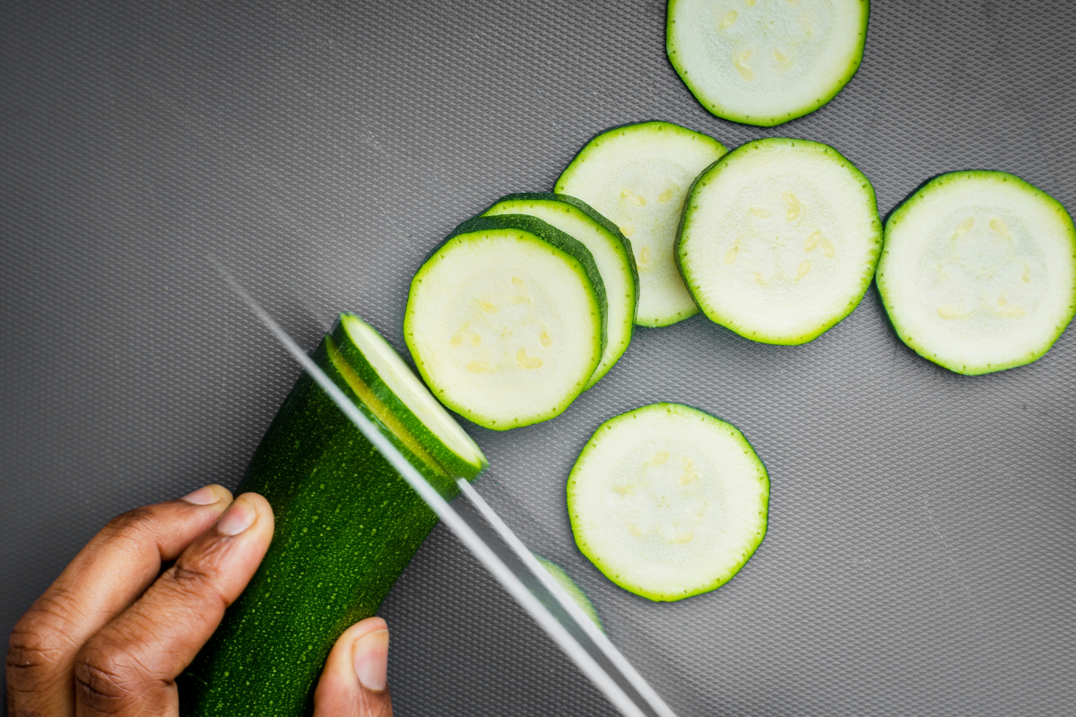 Health Tips: More than half the people do not know the right way to eat cucumber
