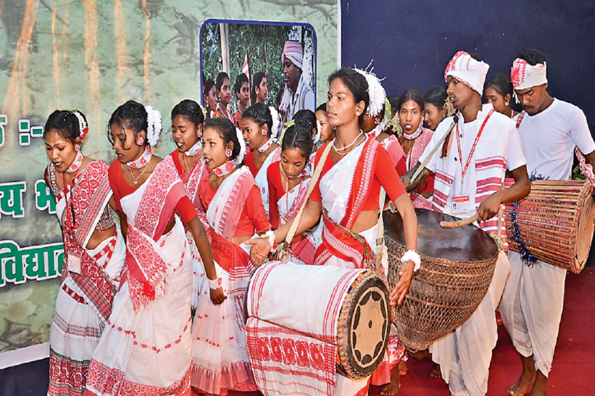 How did Sarhul procession start in Jharkhand?
