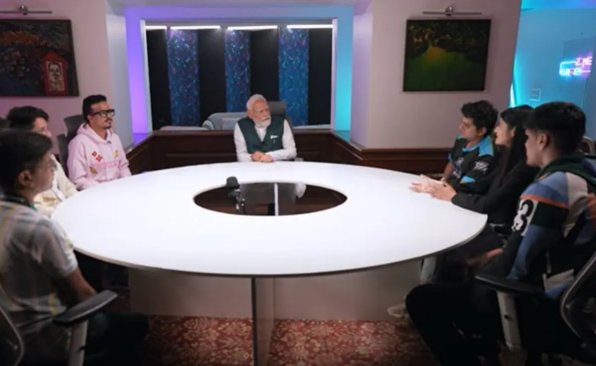 PM Modi Meets Gamers: Met, talked;  Watch full video