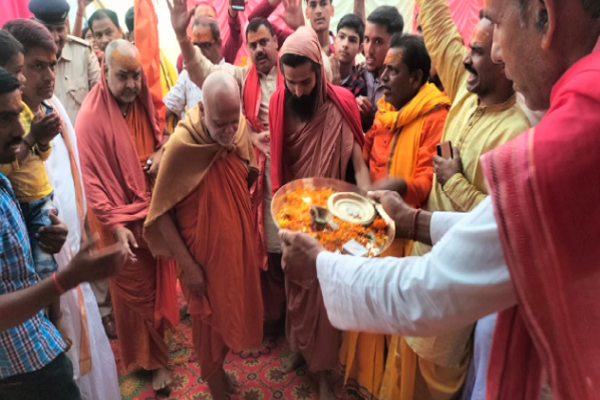 Shankaracharya Swami Nishlalanand Saraswati Ji Maharaj reached Deoghar