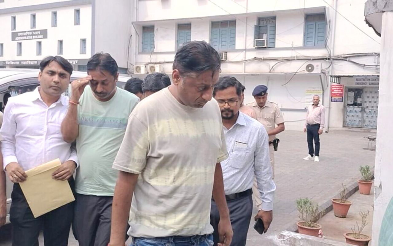Tax evading twin brothers arrested, suspicion of fraud worth Rs 5000 crore