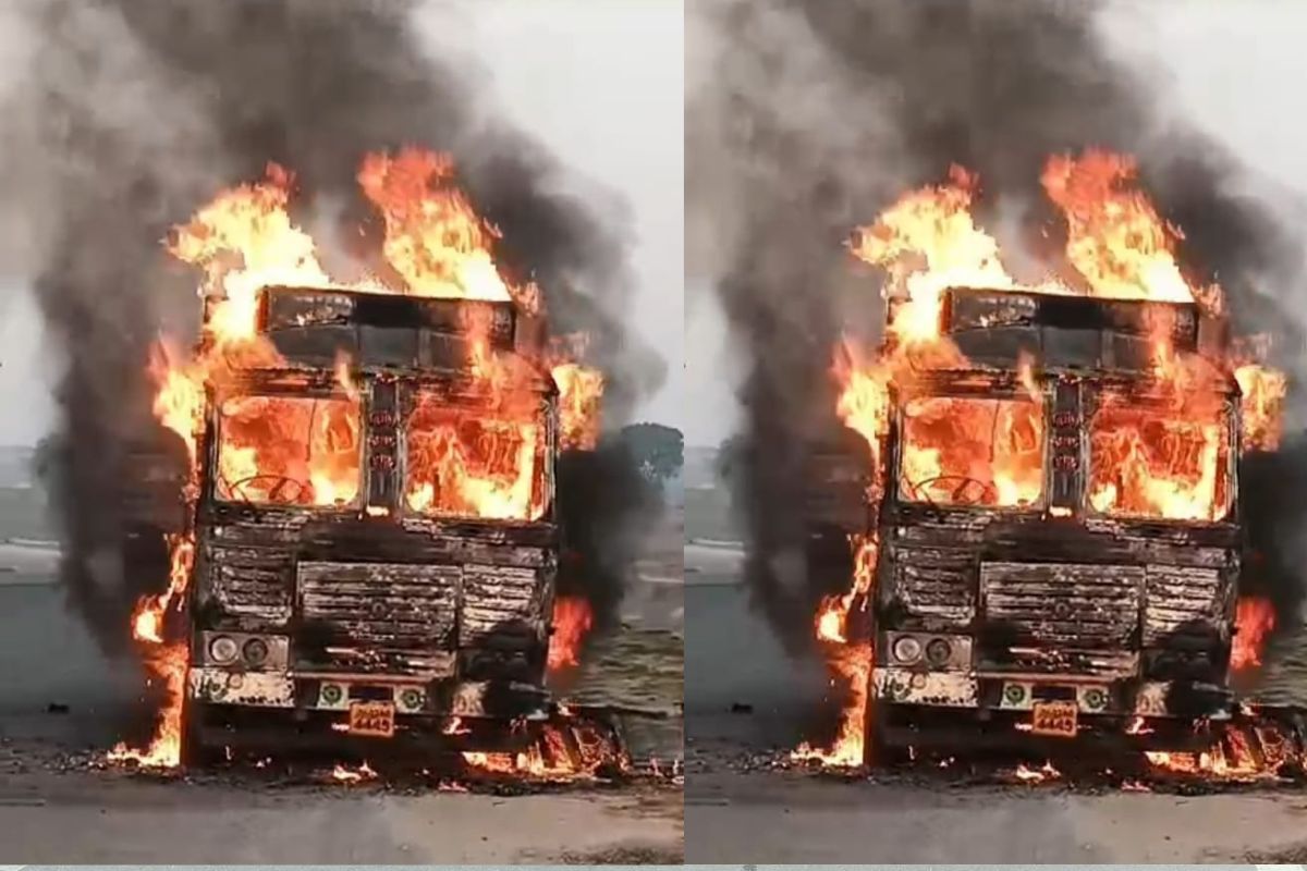 ट्रक में लगी आग