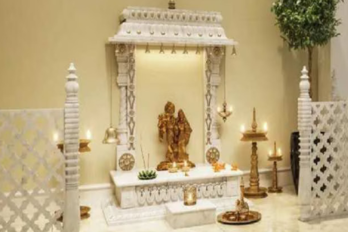 Vastu Tips: Do not keep these things in the puja room even by mistake