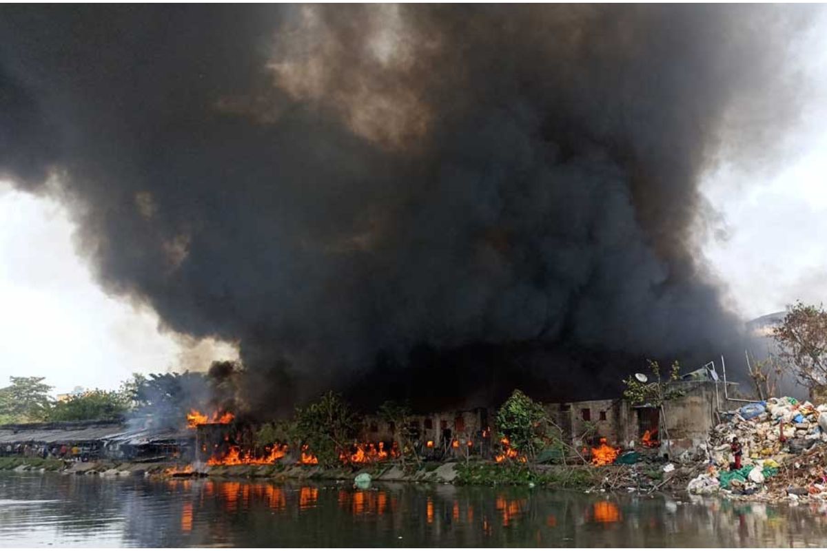 WB News: A terrible fire broke out in a slum in Dumdum, continuous explosions were heard, 10 fire brigades on the spot.